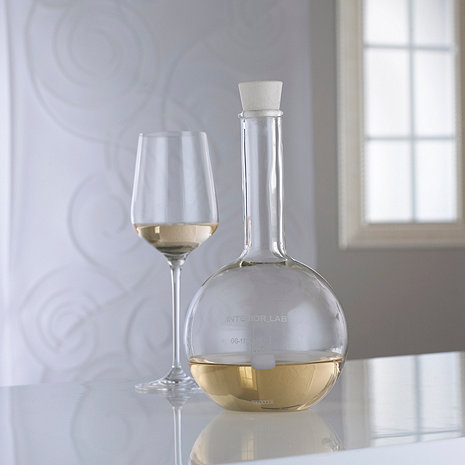 http://wineenthusiast.scene7.com/is/image/WineEnthusiast/f/n/w/465/29582.jpg